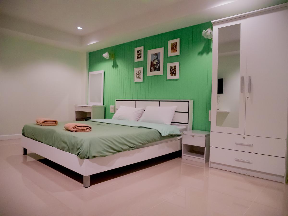 Uj Apartment Bang Saen Bagian luar foto