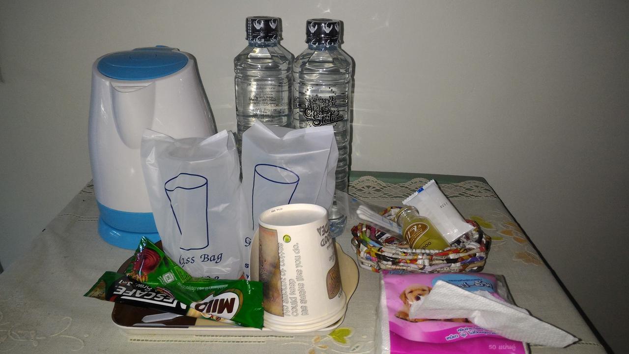 Uj Apartment Bang Saen Bagian luar foto