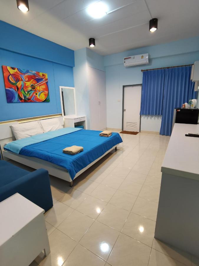 Uj Apartment Bang Saen Bagian luar foto