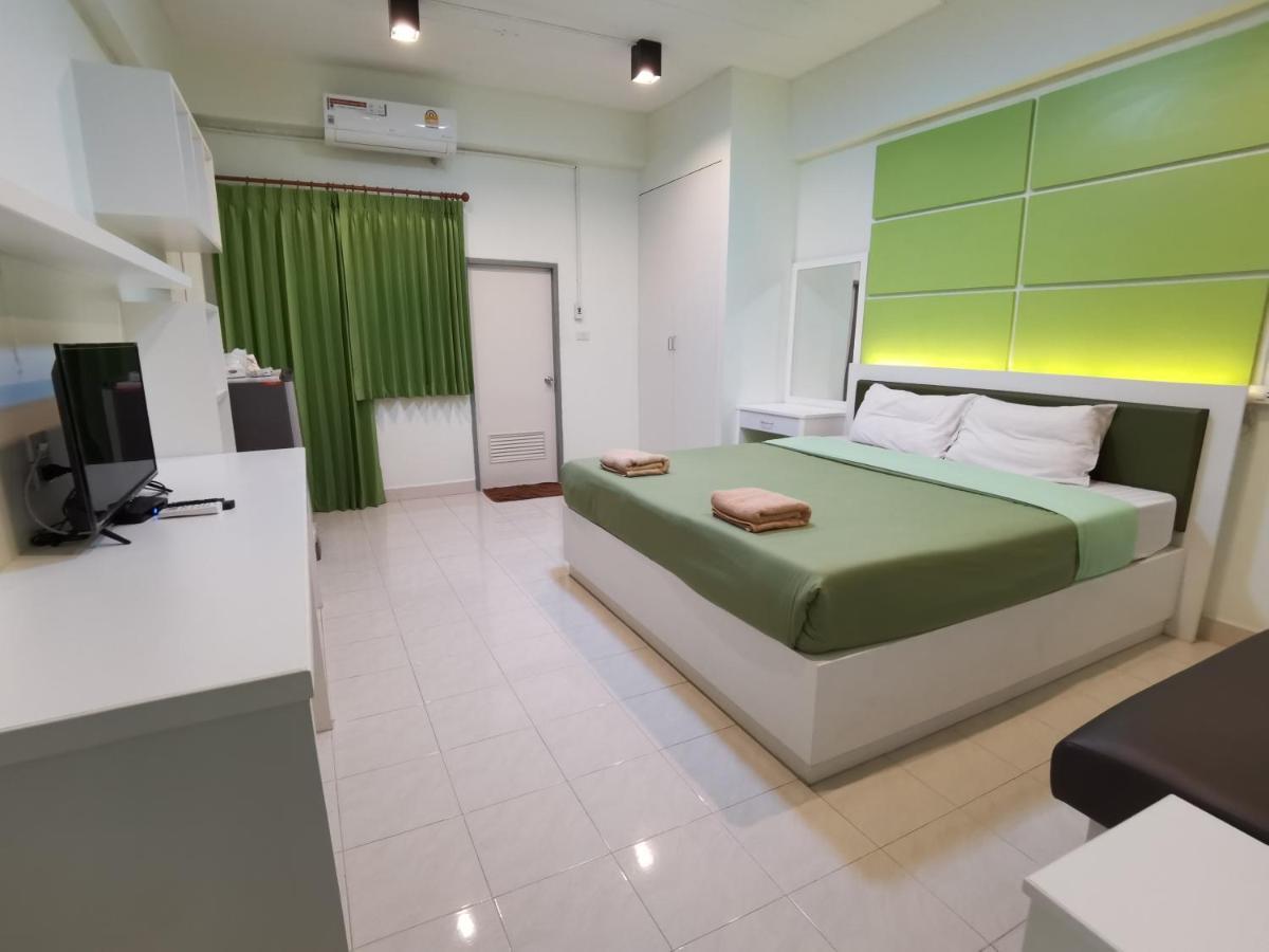 Uj Apartment Bang Saen Bagian luar foto