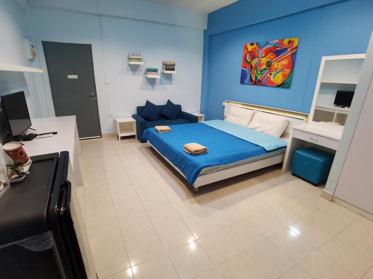 Uj Apartment Bang Saen Bagian luar foto